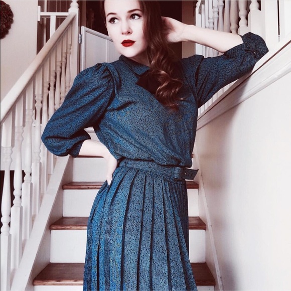 Size 7/8 vintage blue dress - Picture 1 of 7